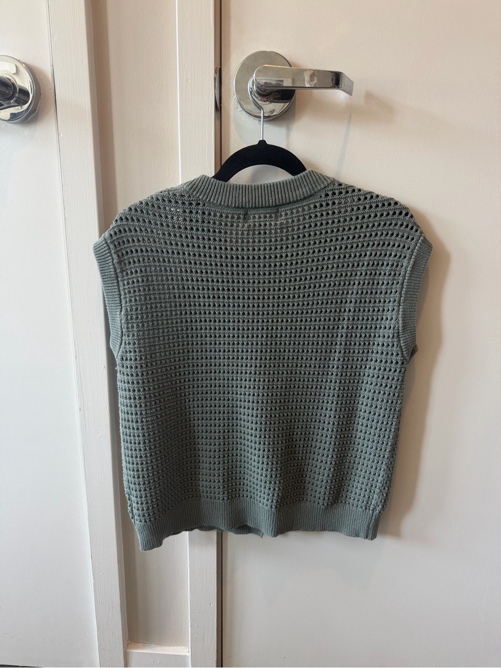 Universal Threads Sleeveless Knit Button Cardigan in Sage Green - Picture 3 of 4